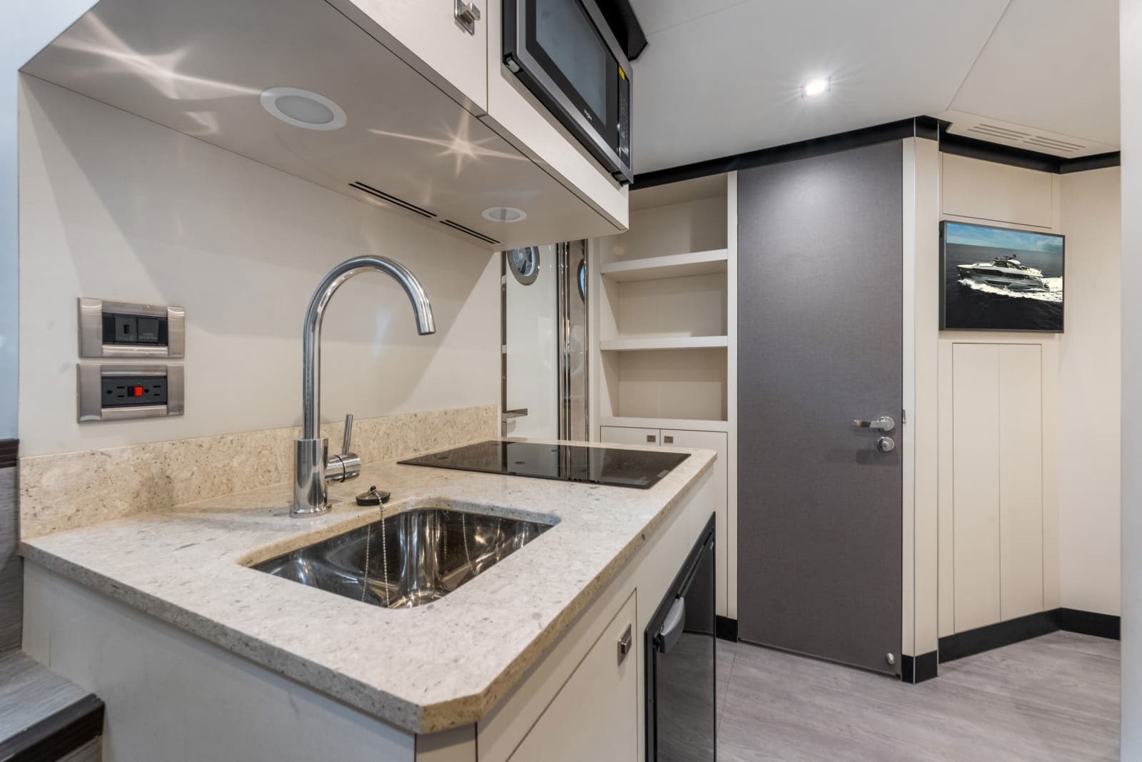 2023 Ocean Alexander 27R - Photo 85