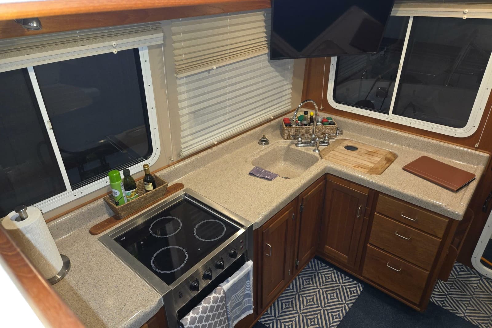 2006 American Tug 34 Pilothouse Trawler - Photo 8