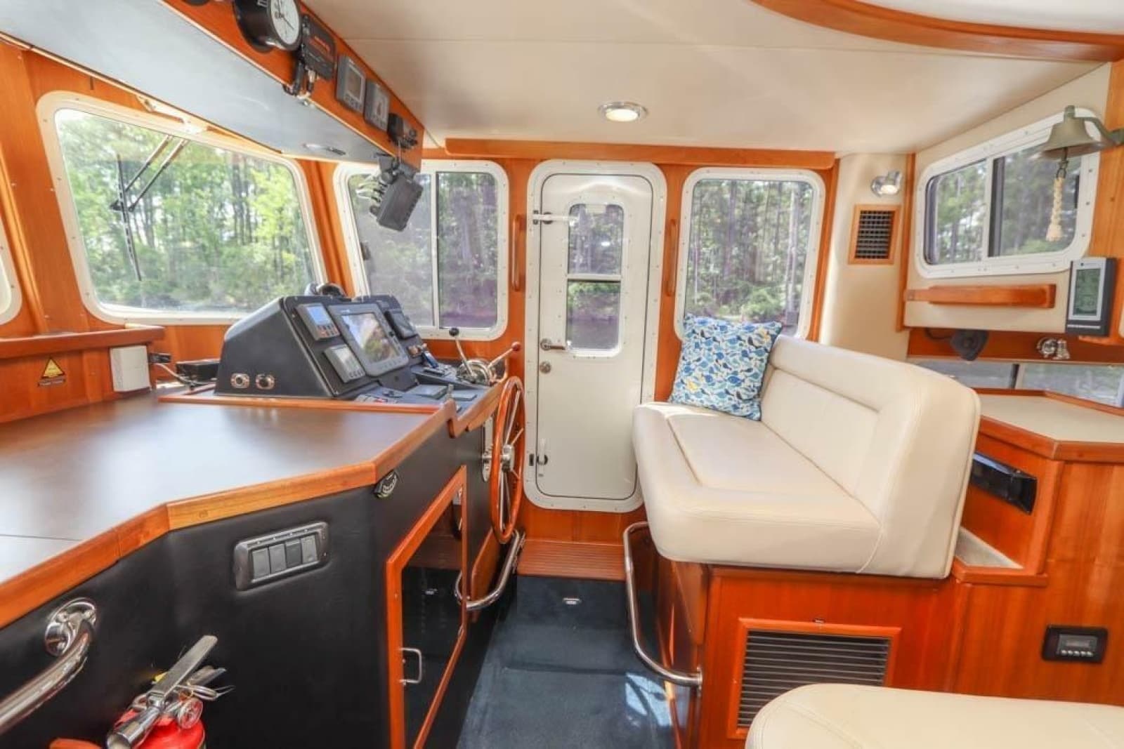 2006 American Tug 34 Pilothouse Trawler - Photo 4