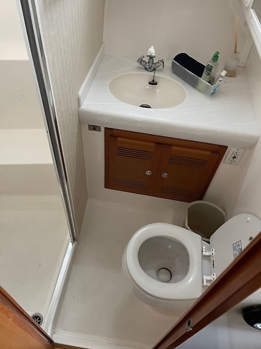 2005 Cabo 35 Flybridge Sportfisher - Photo 6