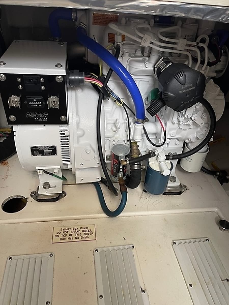 2005 Cabo 35 Flybridge Sportfisher - Photo 10