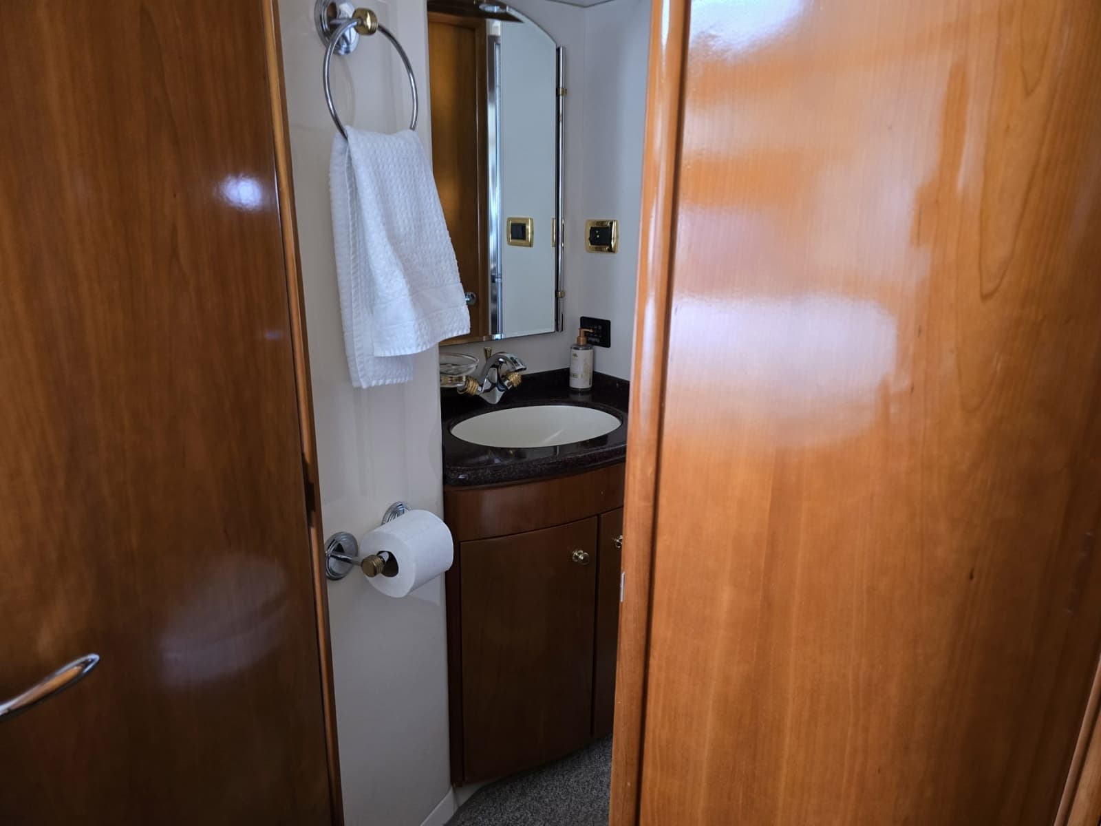 2001 Carver 570 Voyager Pilothouse - Photo 39
