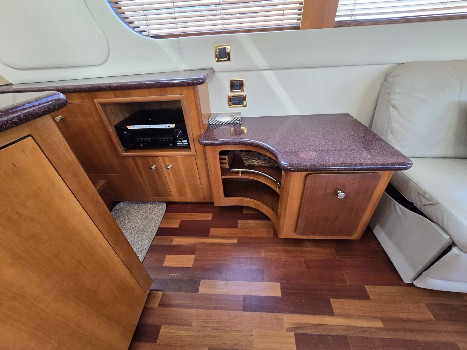 2001 Carver 570 Voyager Pilothouse - Photo 23