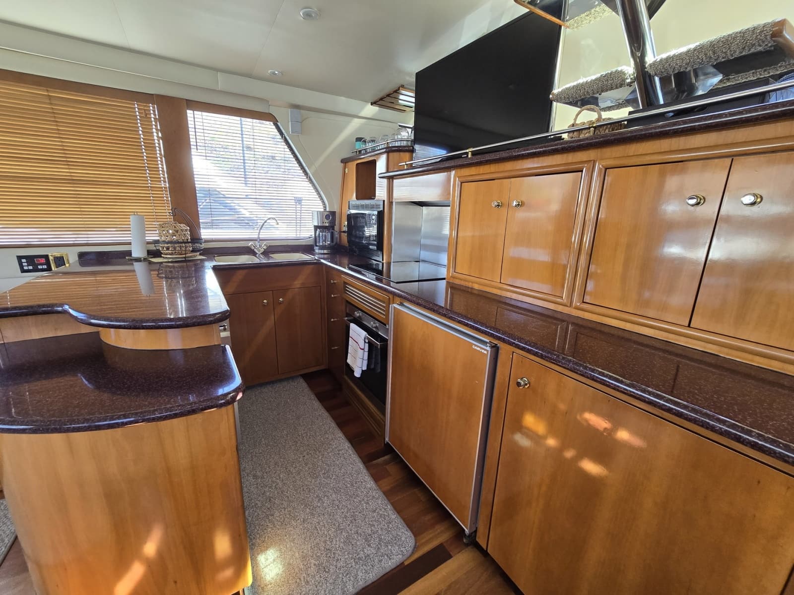 2001 Carver 570 Voyager Pilothouse - Photo 21