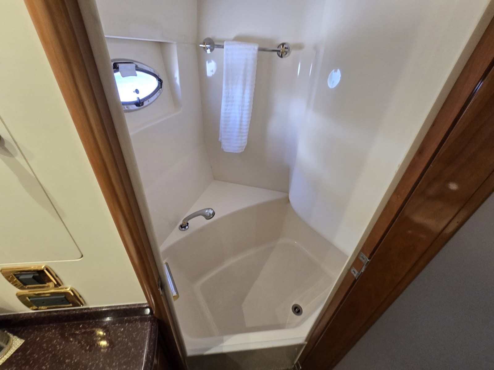 2001 Carver 570 Voyager Pilothouse - Photo 34