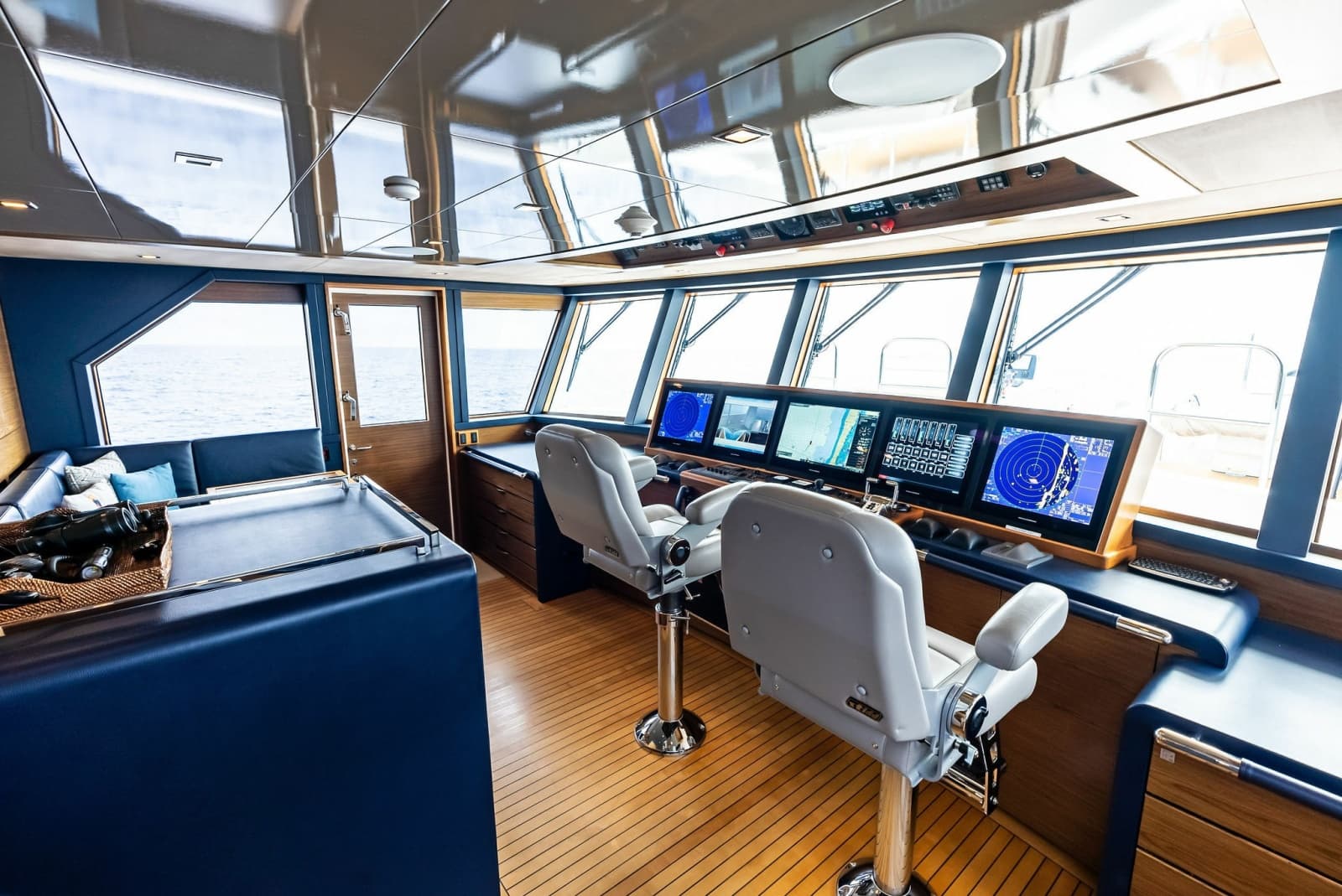 2017 Burger Explorer Cockpit Motor Yacht - Photo 35