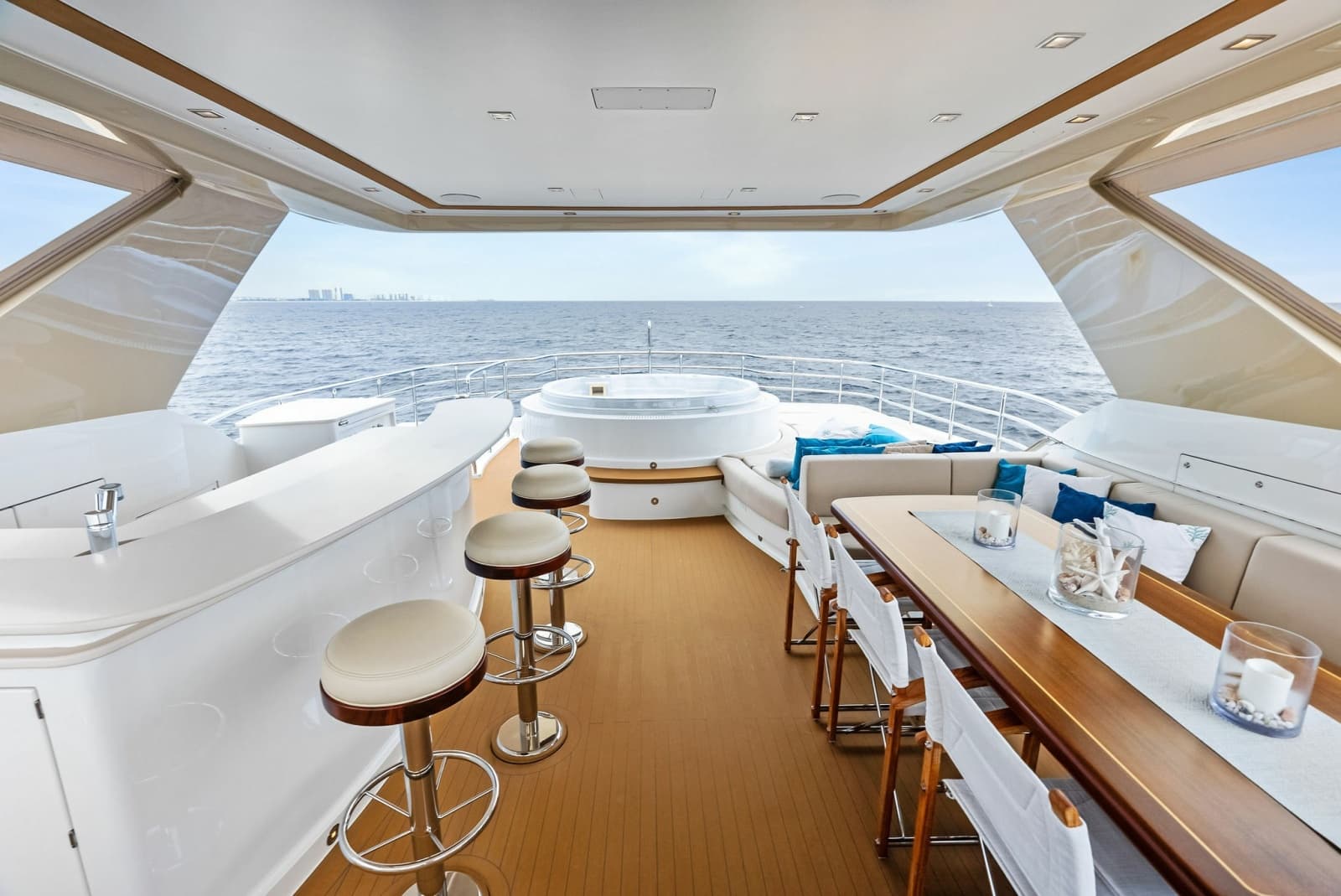 2017 Burger Explorer Cockpit Motor Yacht - Photo 8