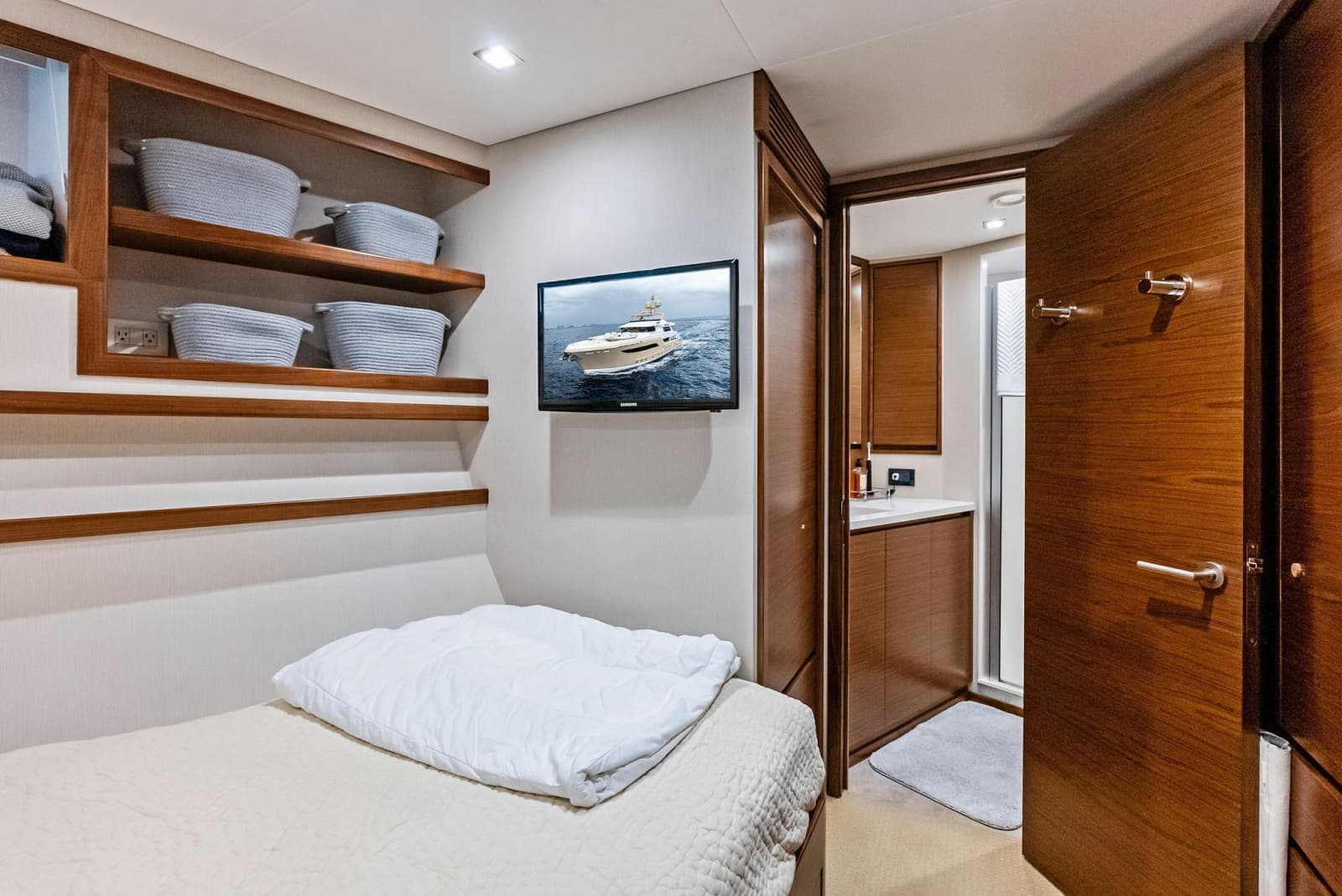 2017 Burger Explorer Cockpit Motor Yacht - Photo 91