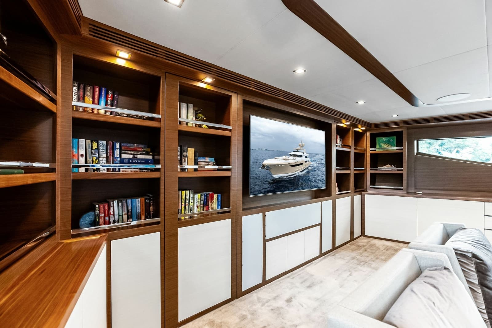 2017 Burger Explorer Cockpit Motor Yacht - Photo 30