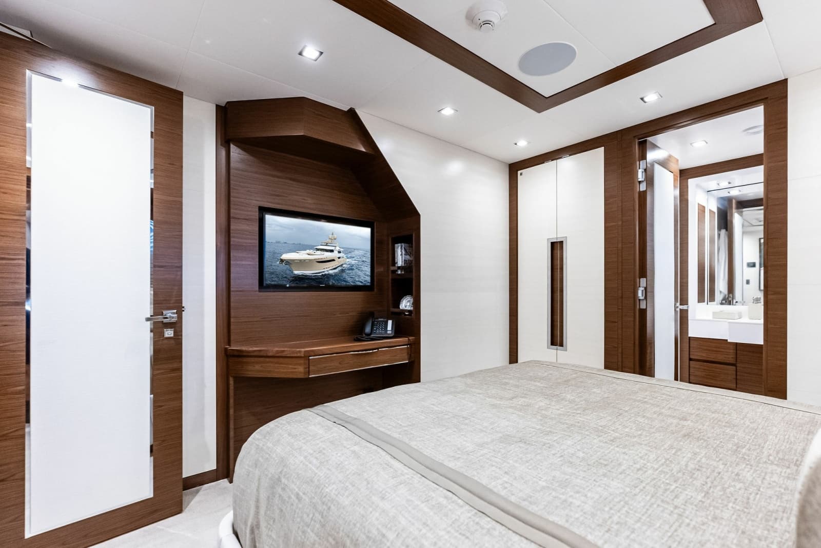 2017 Burger Explorer Cockpit Motor Yacht - Photo 58