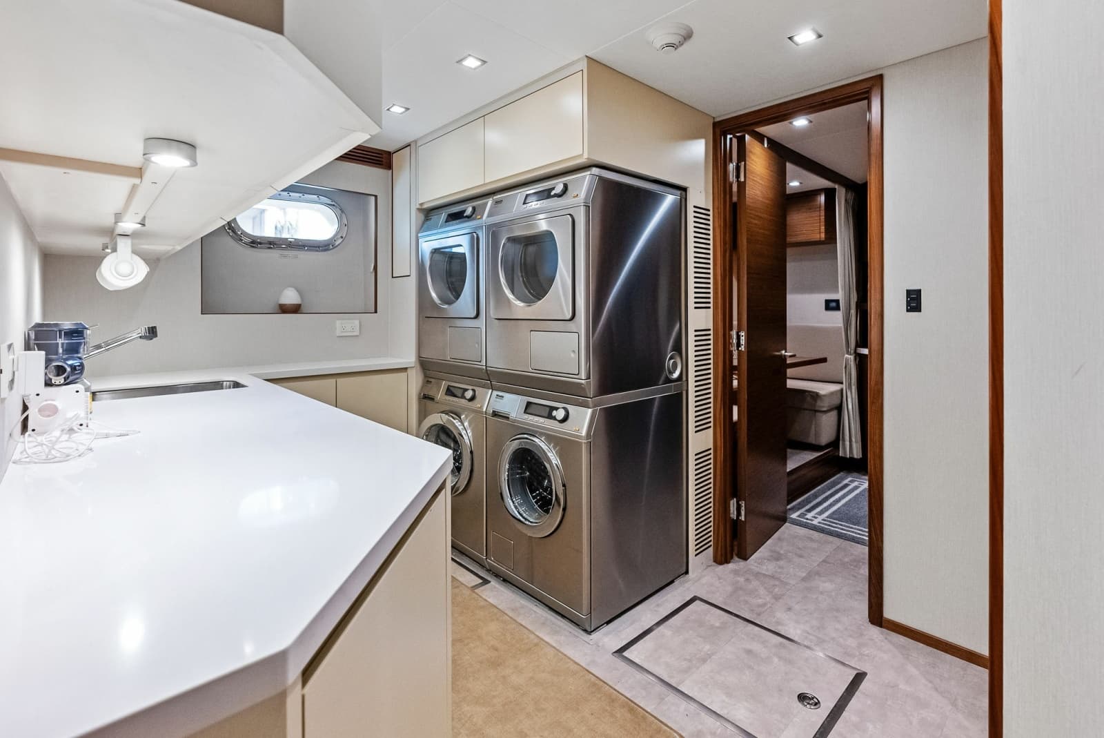 2017 Burger Explorer Cockpit Motor Yacht - Photo 82
