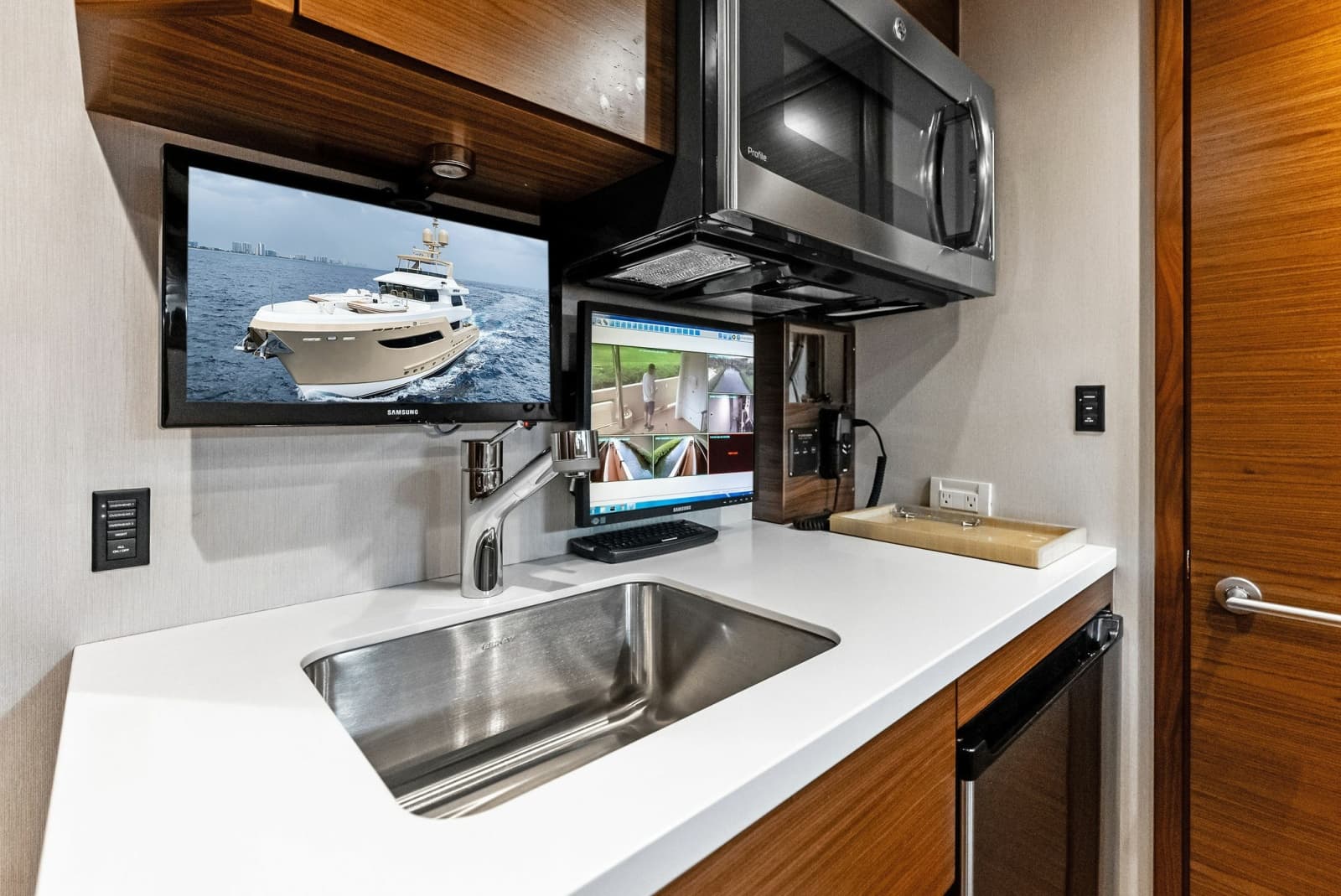 2017 Burger Explorer Cockpit Motor Yacht - Photo 85