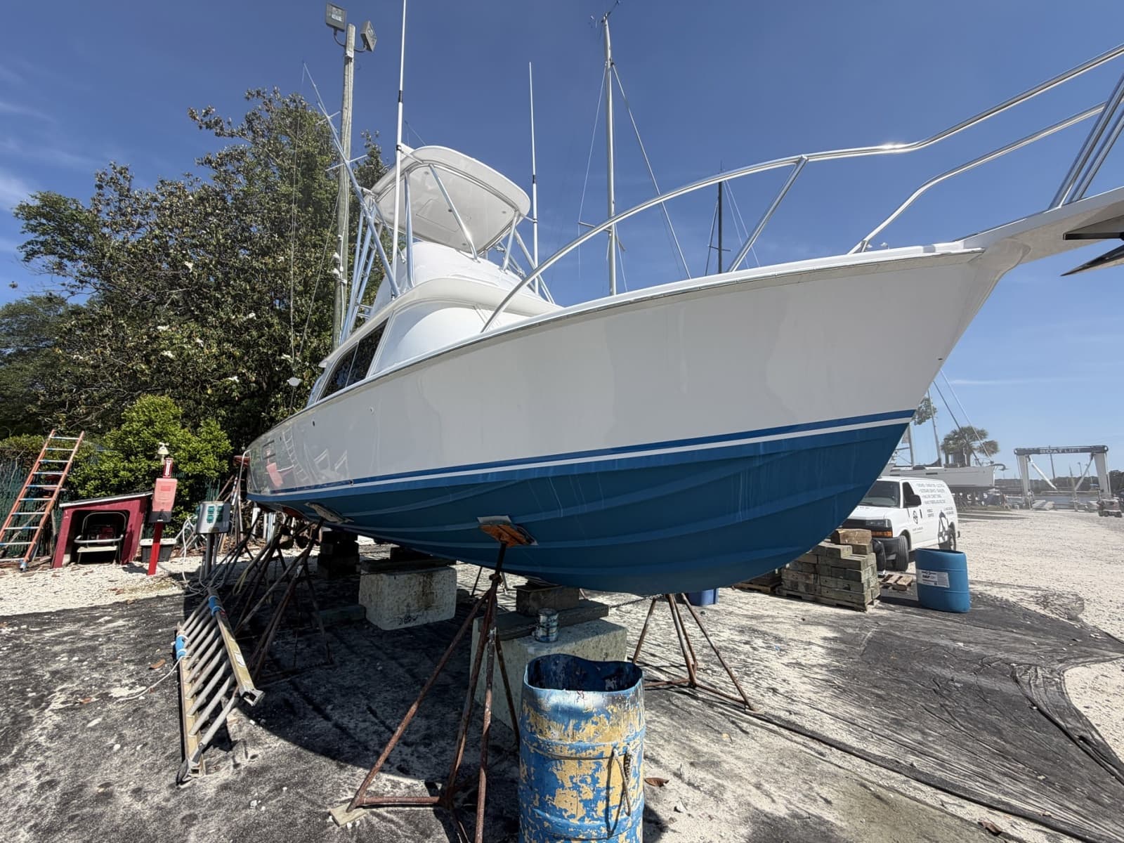 1977 Bertram 31 Flybridge - Photo 2