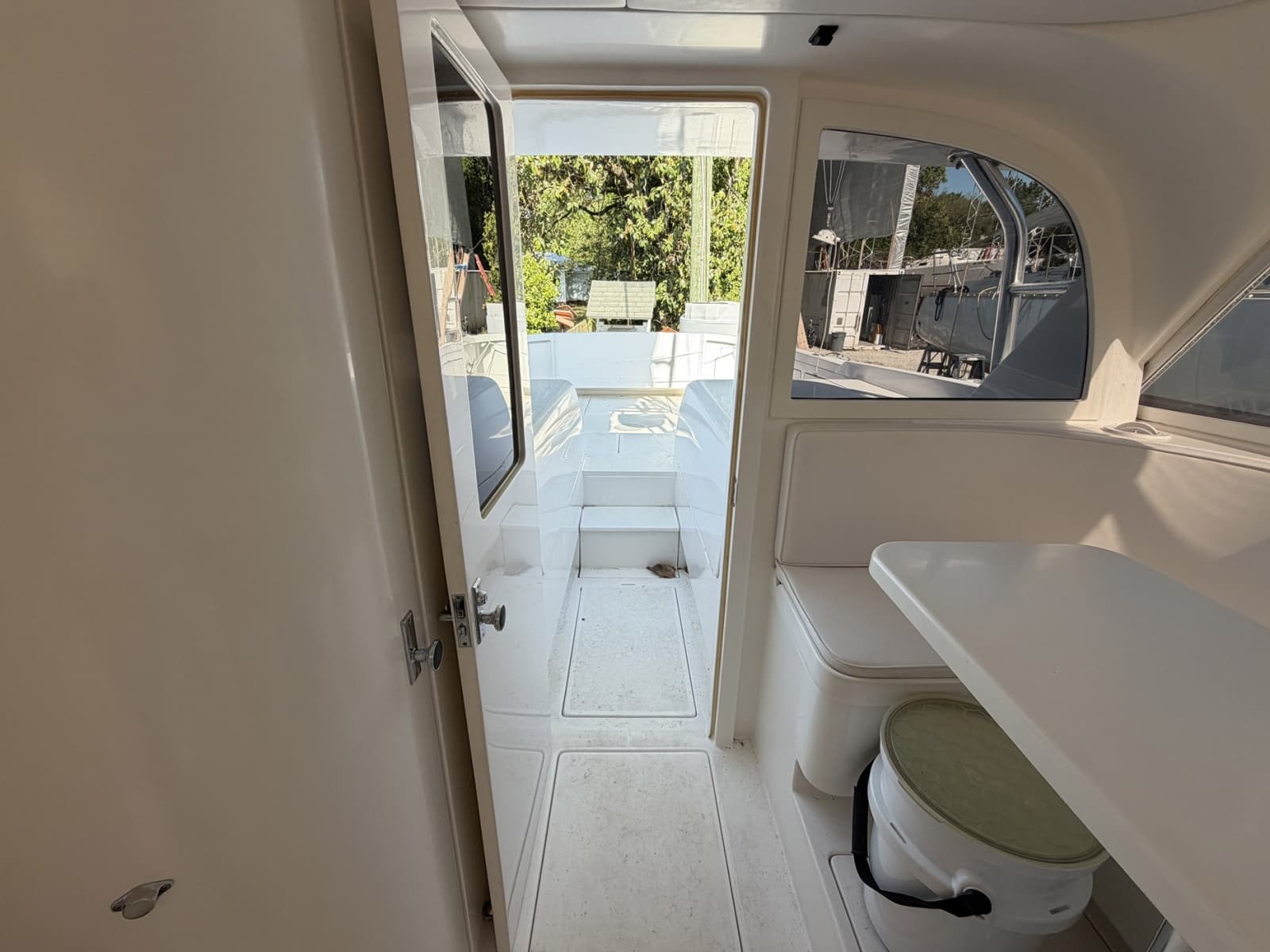 1977 Bertram 31 Flybridge - Photo 24