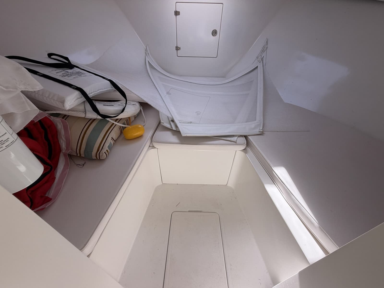 1977 Bertram 31 Flybridge - Photo 27