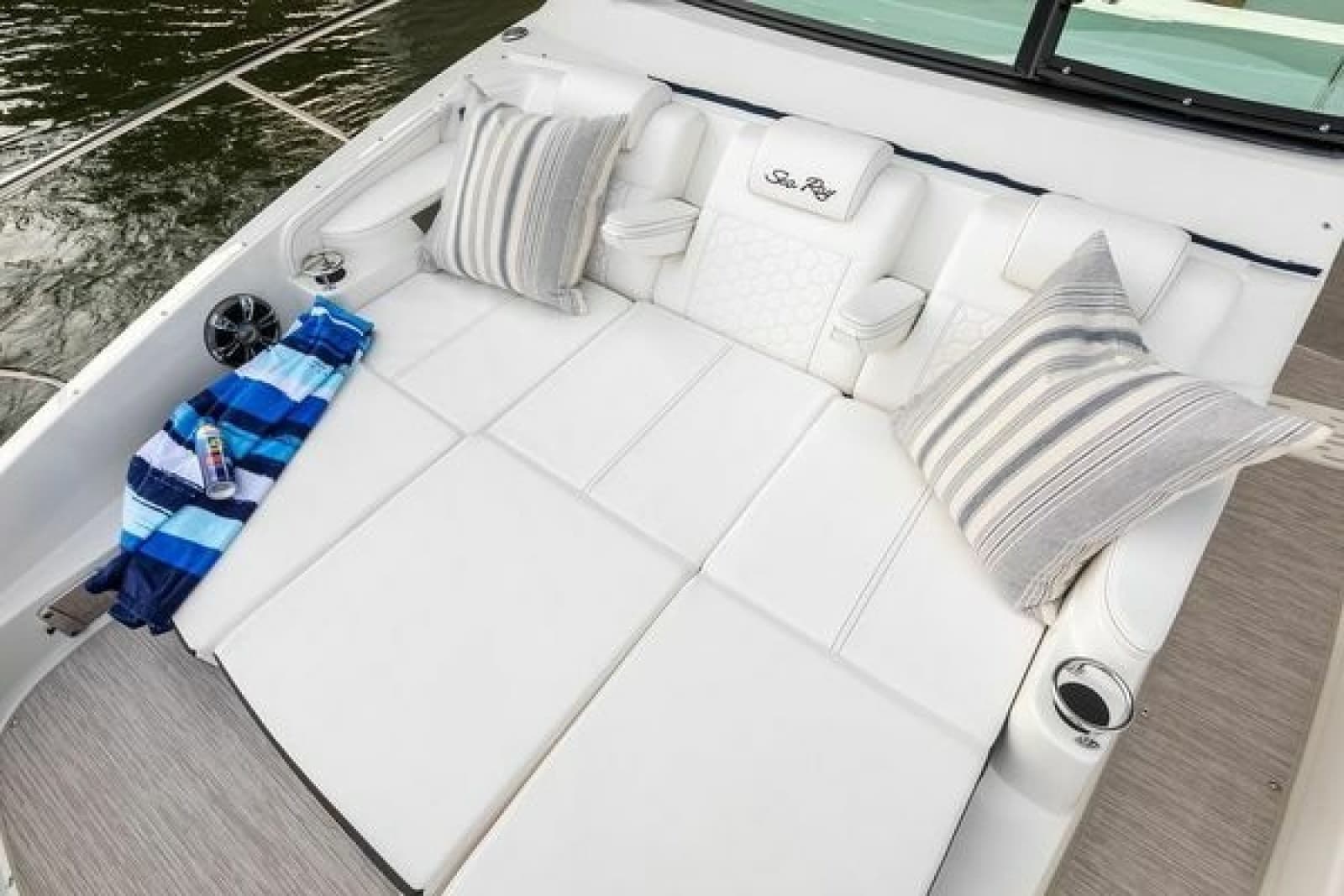 2021 Sea Ray Sundancer 320 Outboard - Photo 5