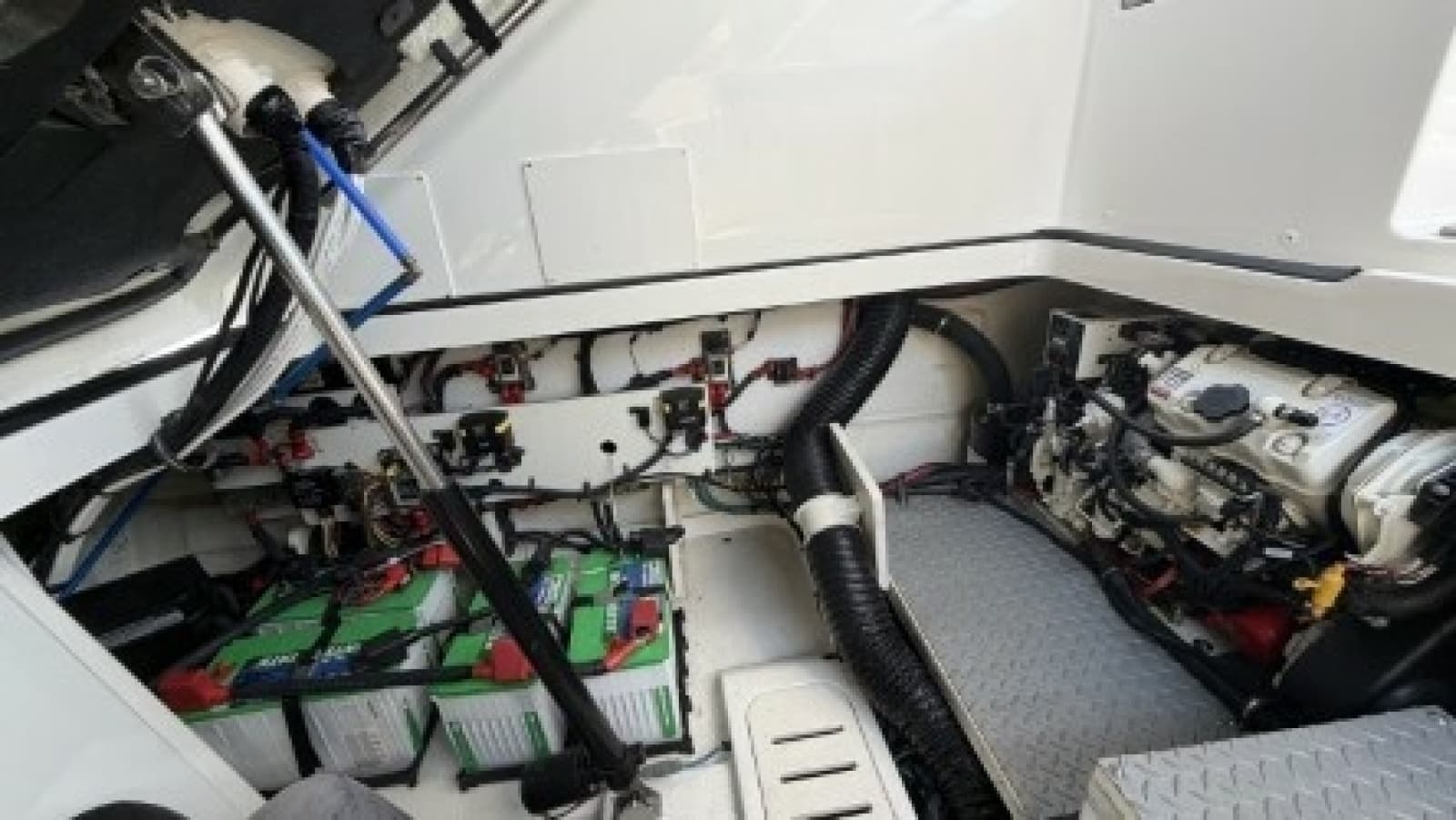 2021 Sea Ray Sundancer 320 Outboard - Photo 29