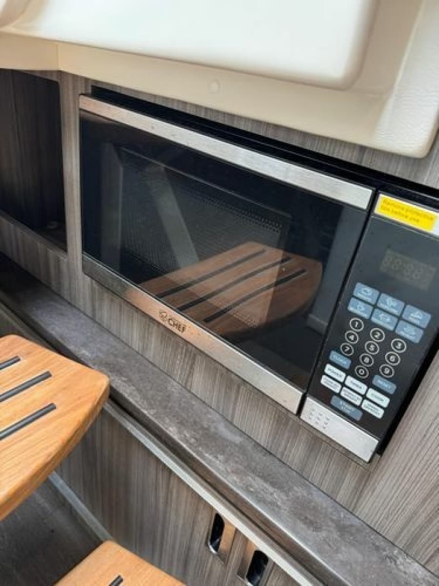 2021 Sea Ray Sundancer 320 Outboard - Photo 26