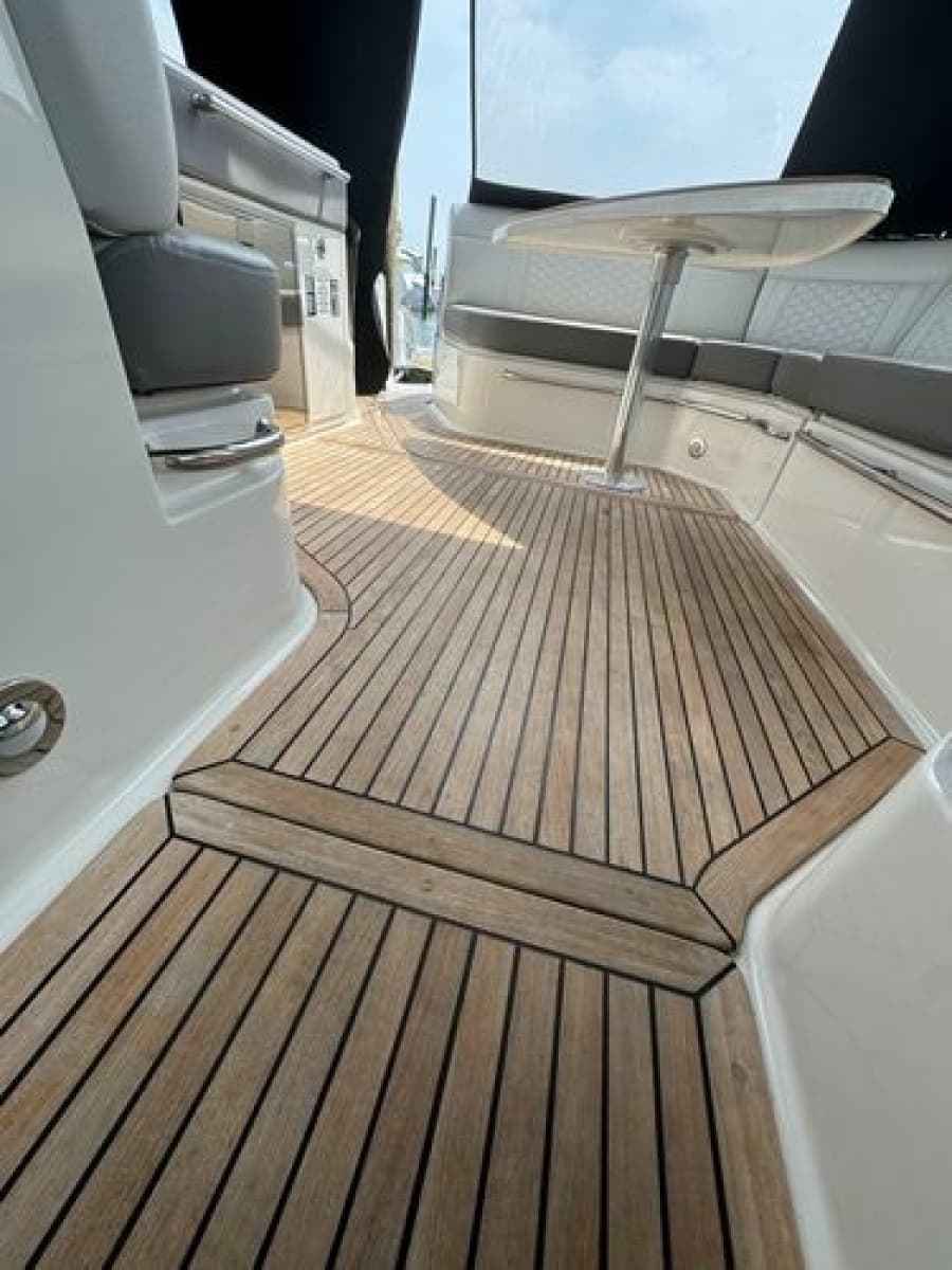 2021 Sea Ray Sundancer 320 Outboard - Photo 22