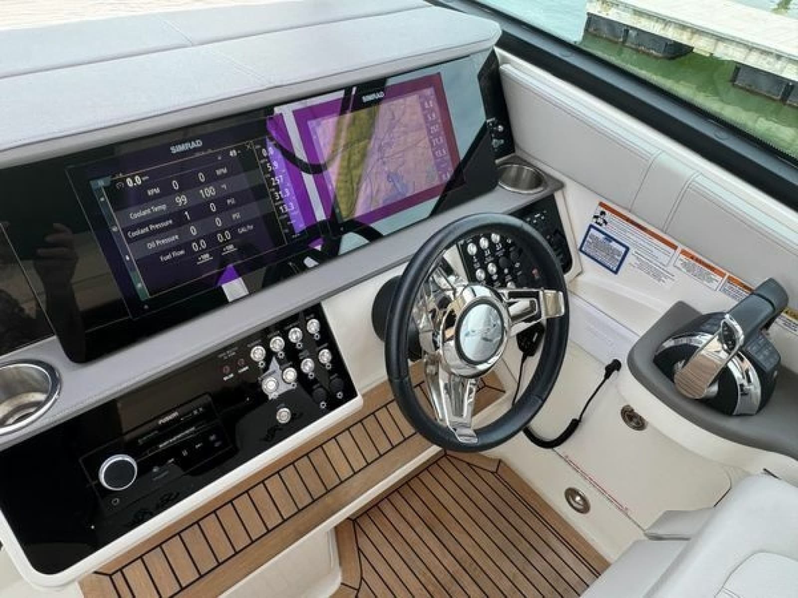 2021 Sea Ray Sundancer 320 Outboard - Photo 18