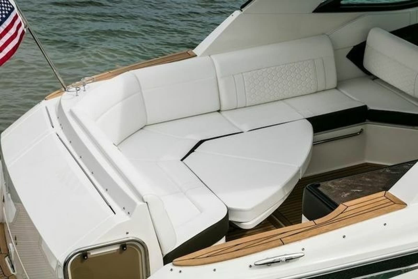 2021 Sea Ray Sundancer 320 Outboard - Photo 7