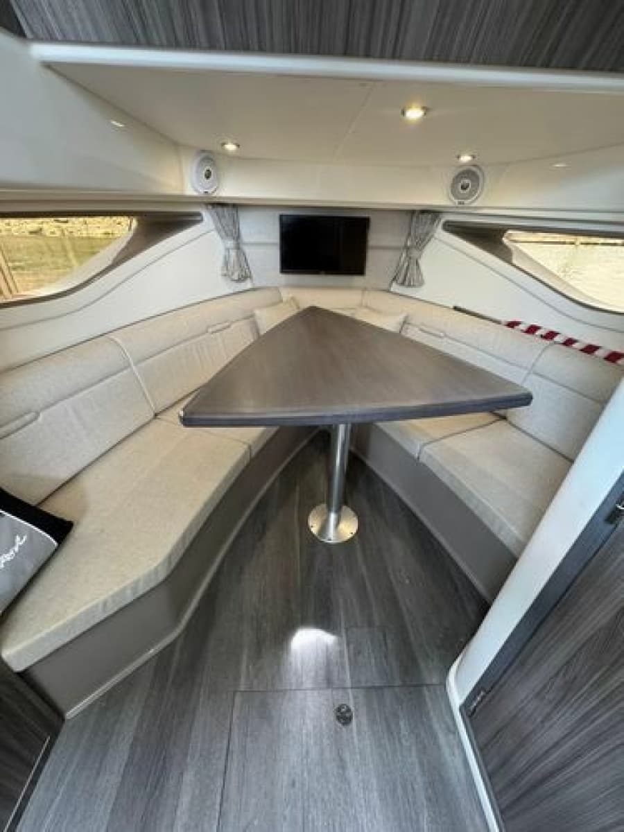 2021 Sea Ray Sundancer 320 Outboard - Photo 24
