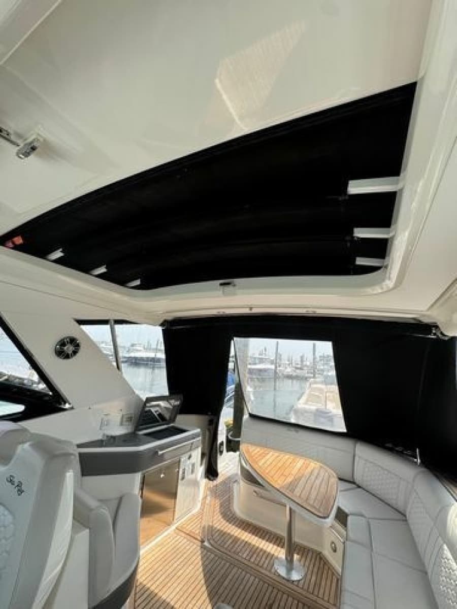 2021 Sea Ray Sundancer 320 Outboard - Photo 13