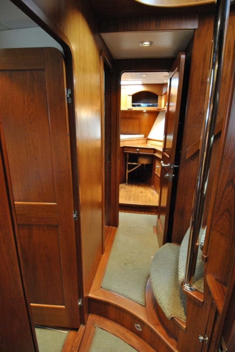 2002 Grand Alaskan Raised Pilothouse - Photo 32