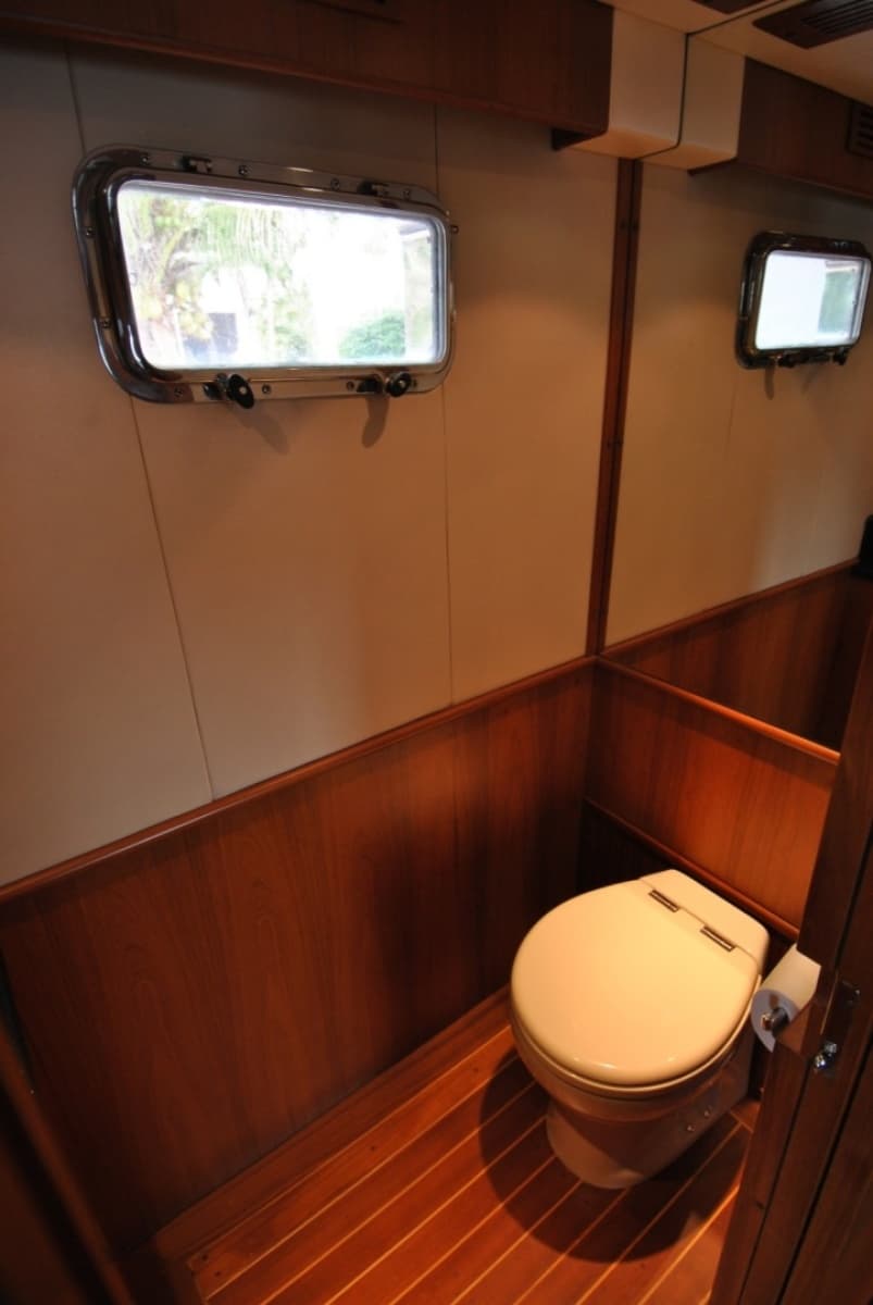 2002 Grand Alaskan Raised Pilothouse - Photo 20