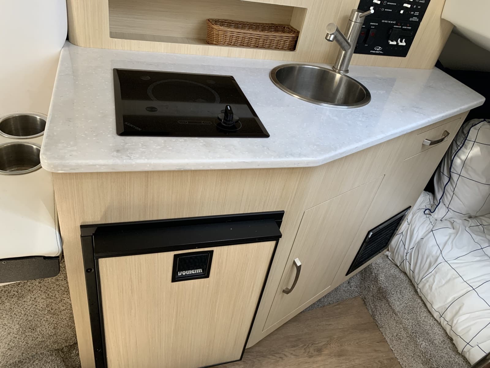 2025 Regal 26 XO - Photo 16