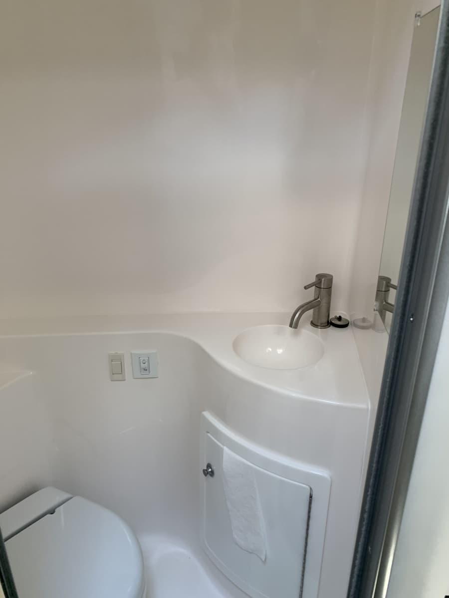 2025 Regal 26 XO - Photo 12