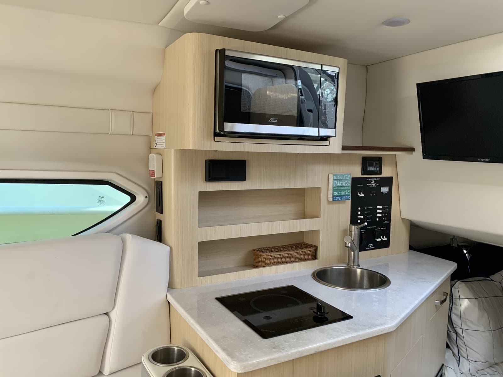 2025 Regal 26 XO - Photo 11