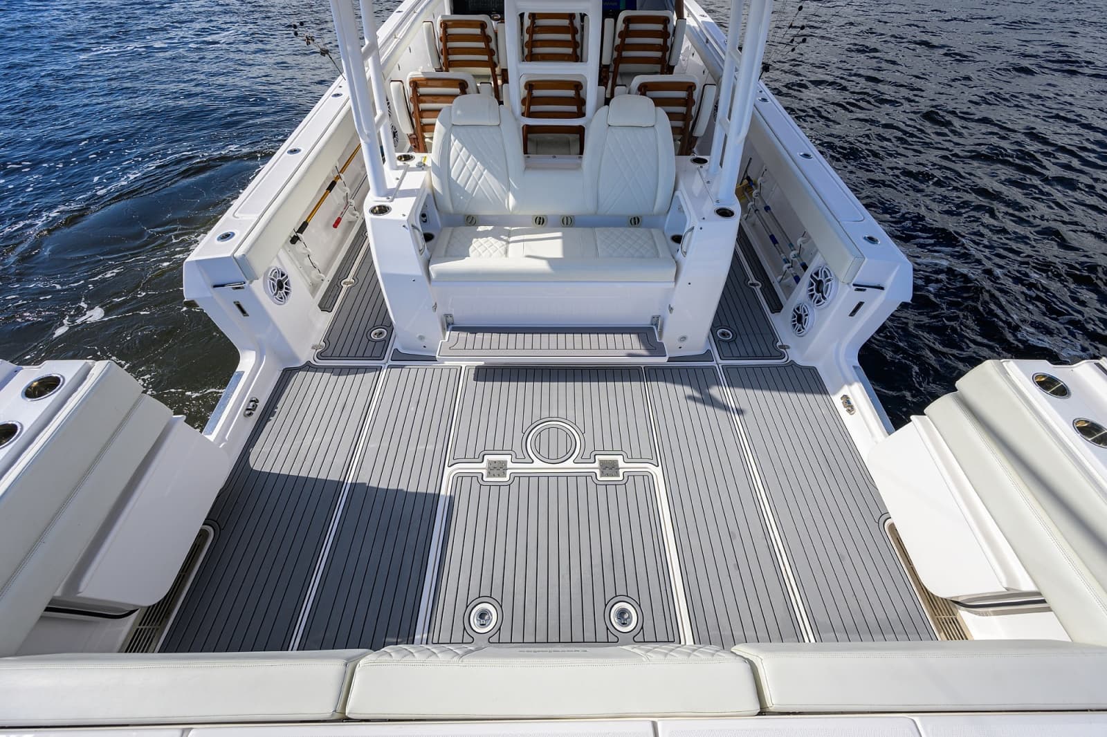 2024 Everglades 455 Center Console - Photo 4