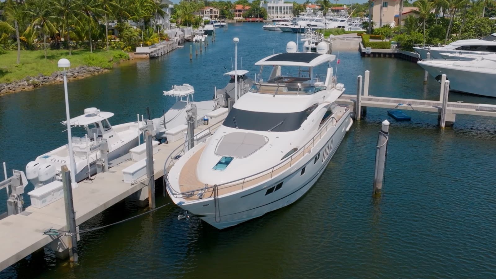 2014 Fairline Squadron - Photo 2