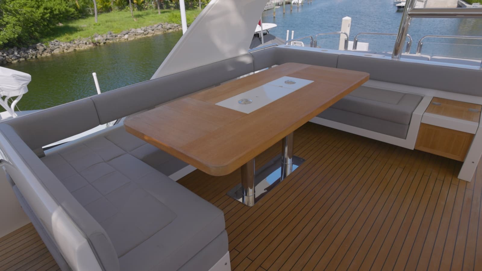 2014 Fairline Squadron - Photo 7
