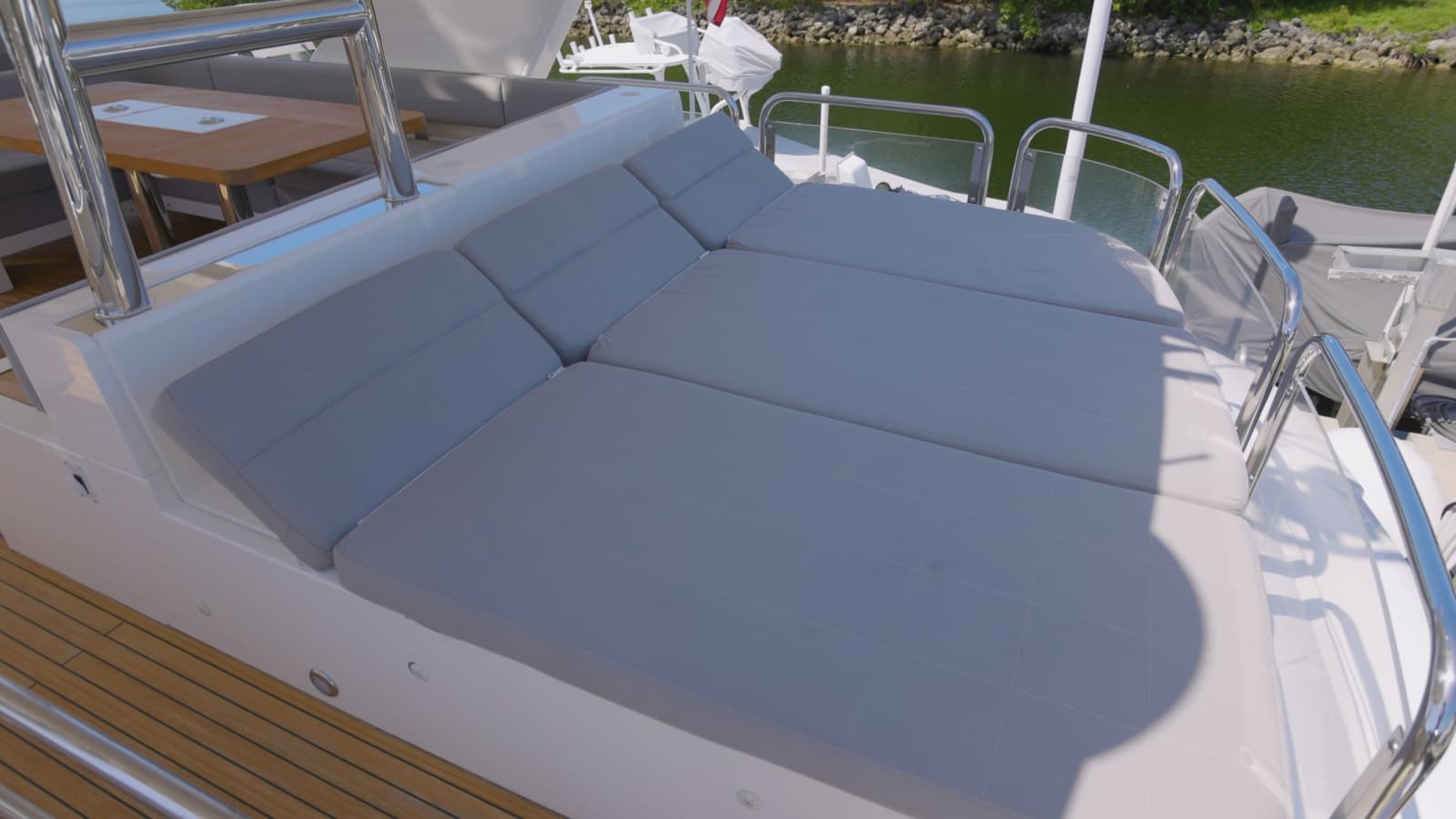 2014 Fairline Squadron - Photo 8