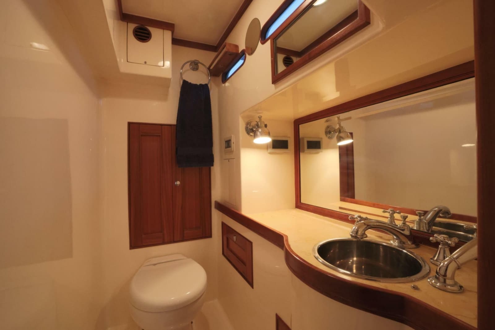 2010 Marlow Explorer 72E-CB - Photo 39