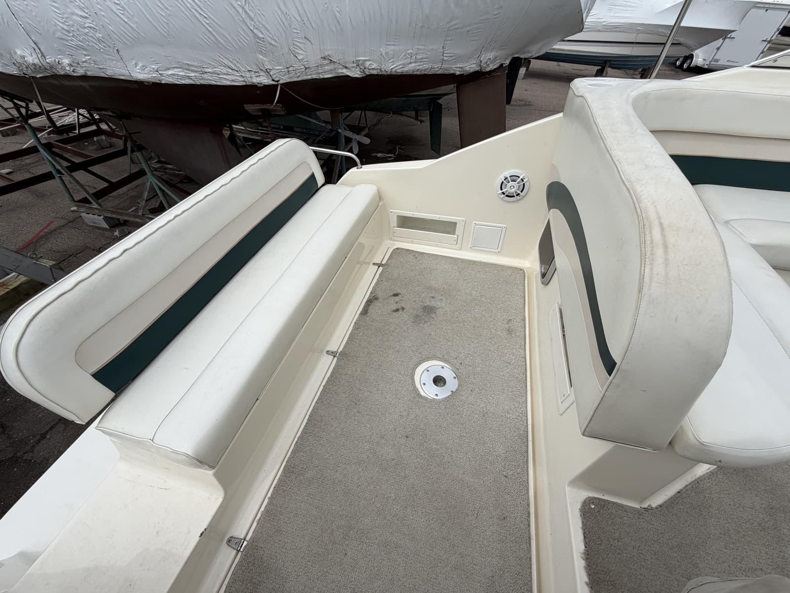 1998 Rinker 266 Fiesta Vee - Photo 22