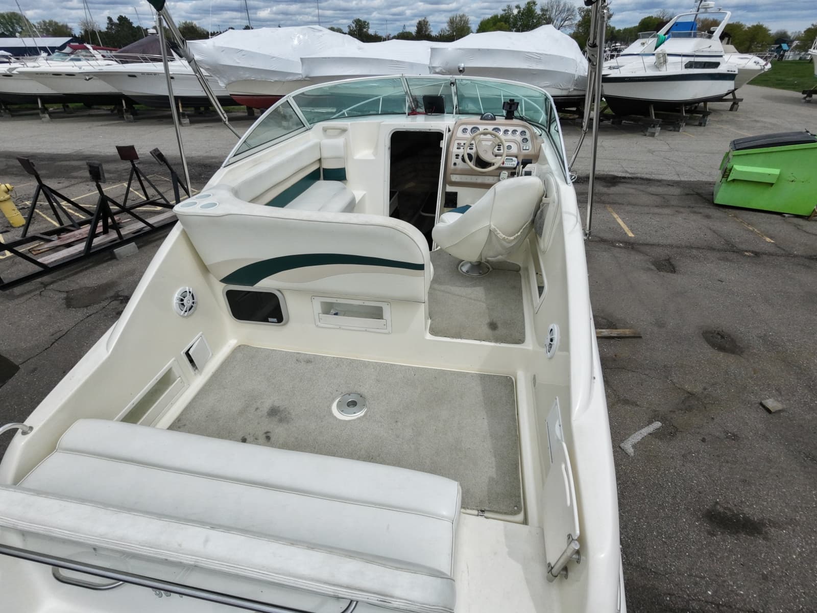 1998 Rinker 266 Fiesta Vee - Photo 21