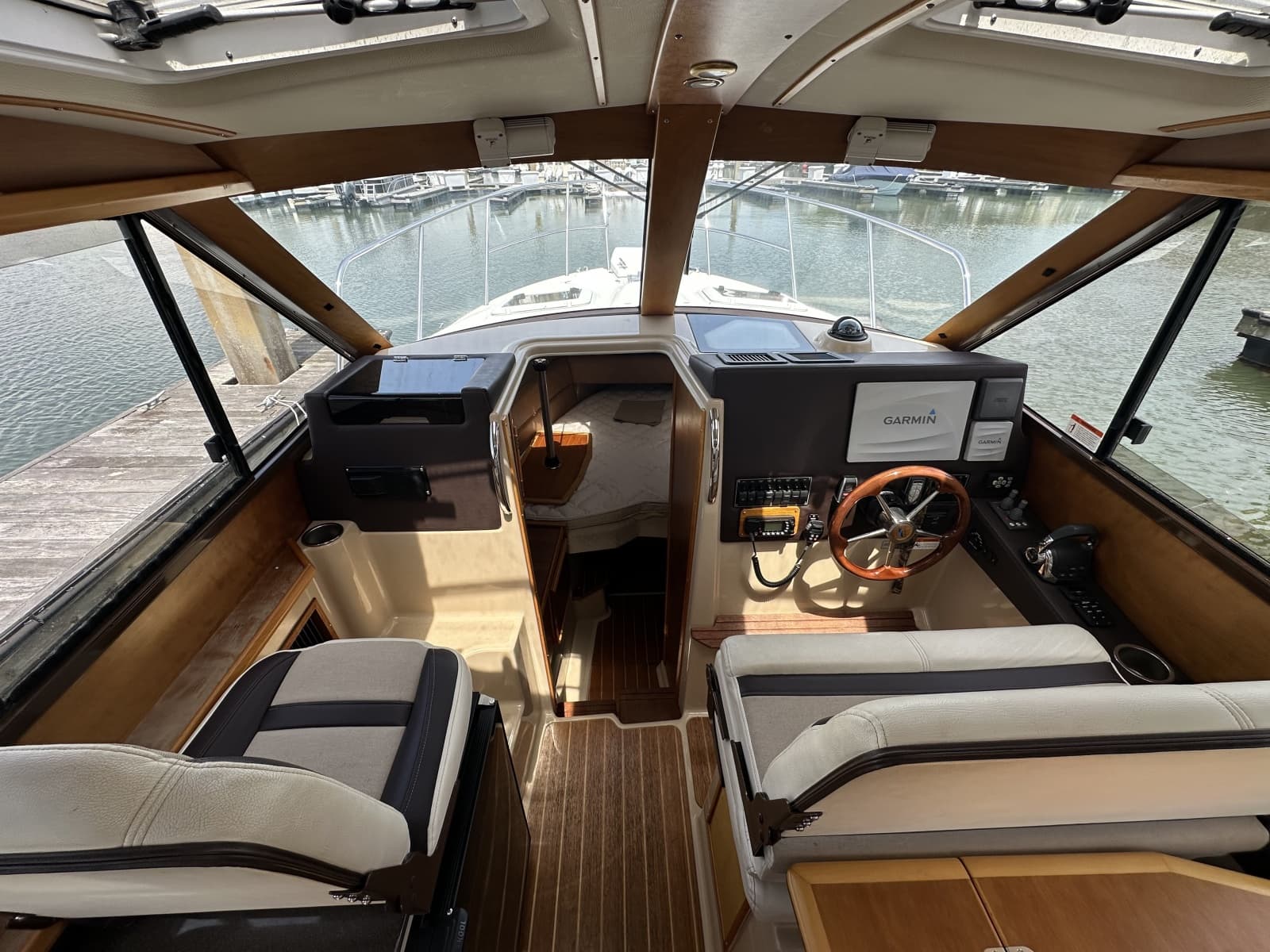 2016 Cutwater C-28 LE - Photo 22
