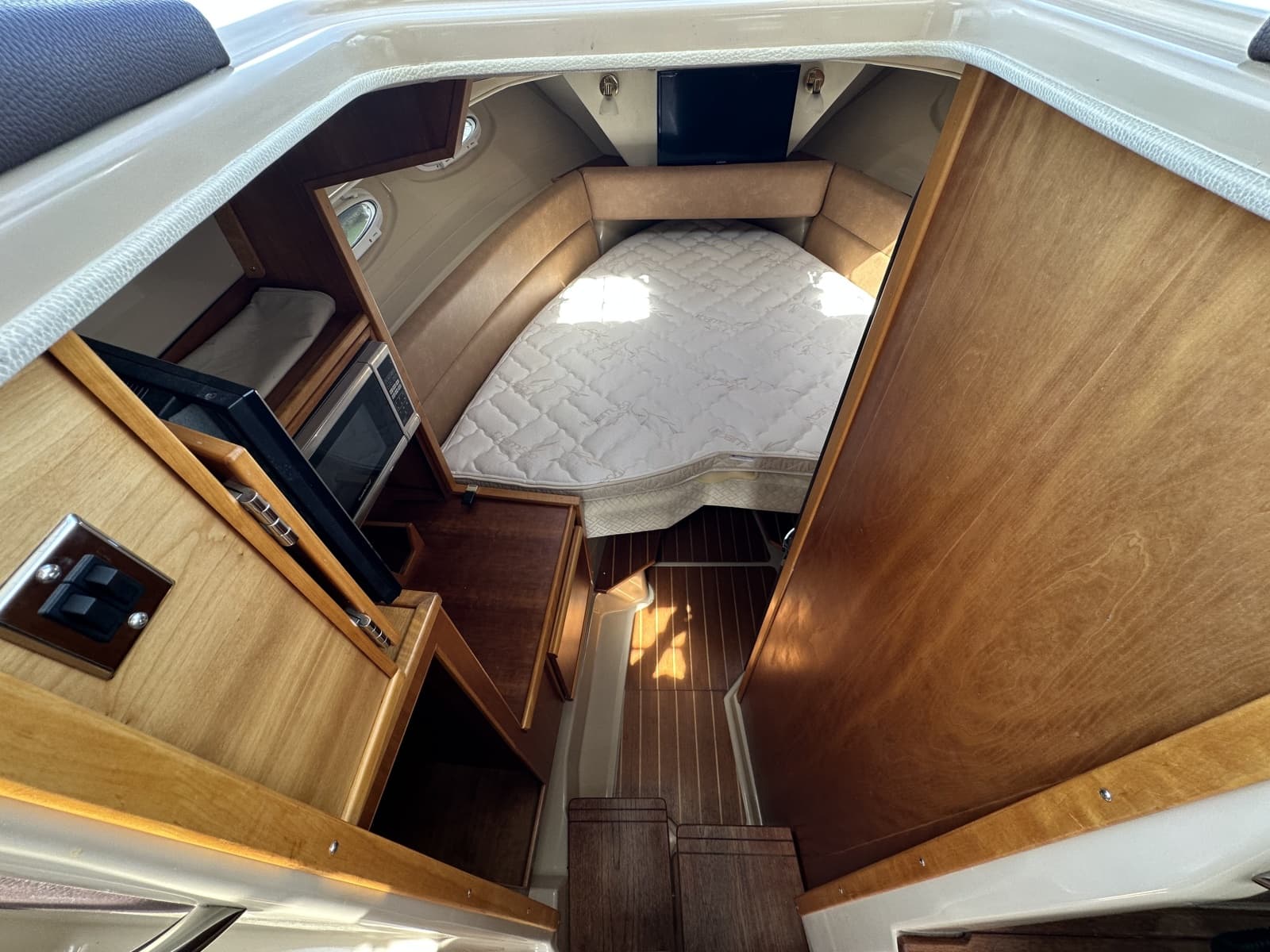 2016 Cutwater C-28 LE - Photo 39