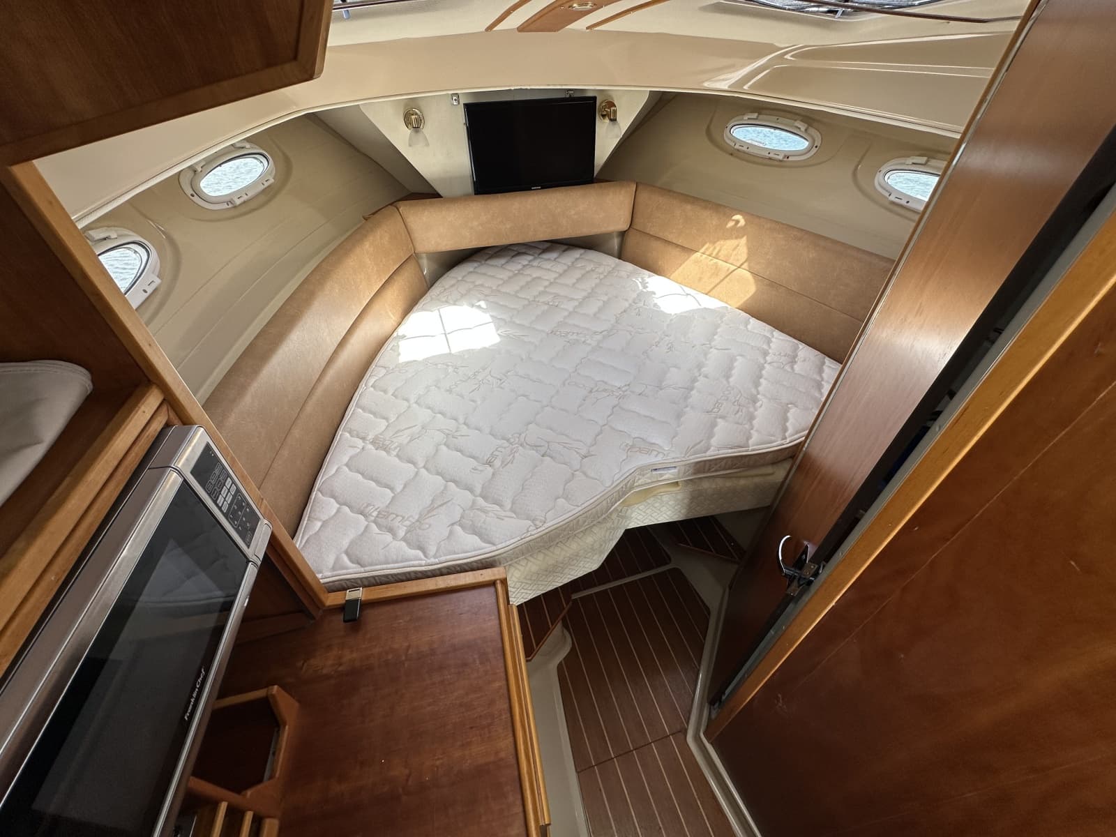 2016 Cutwater C-28 LE - Photo 40