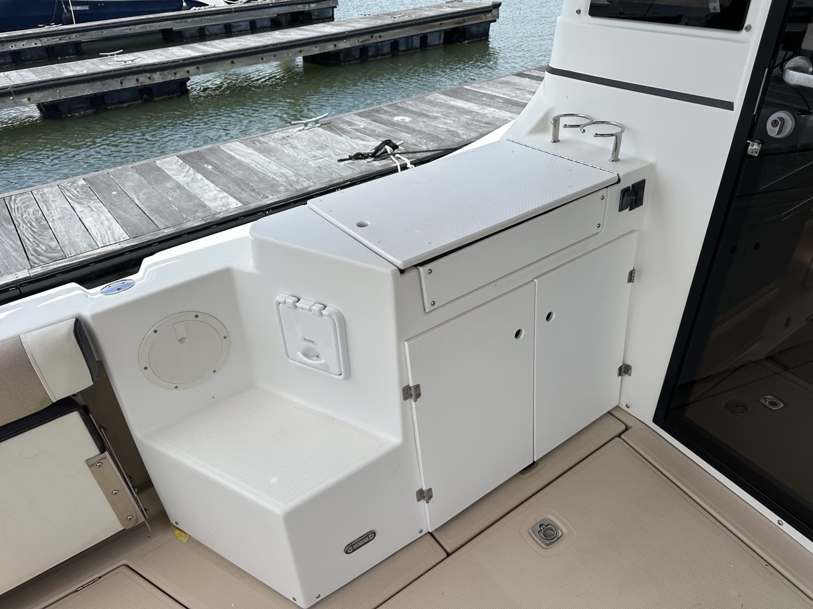 2016 Cutwater C-28 LE - Photo 13