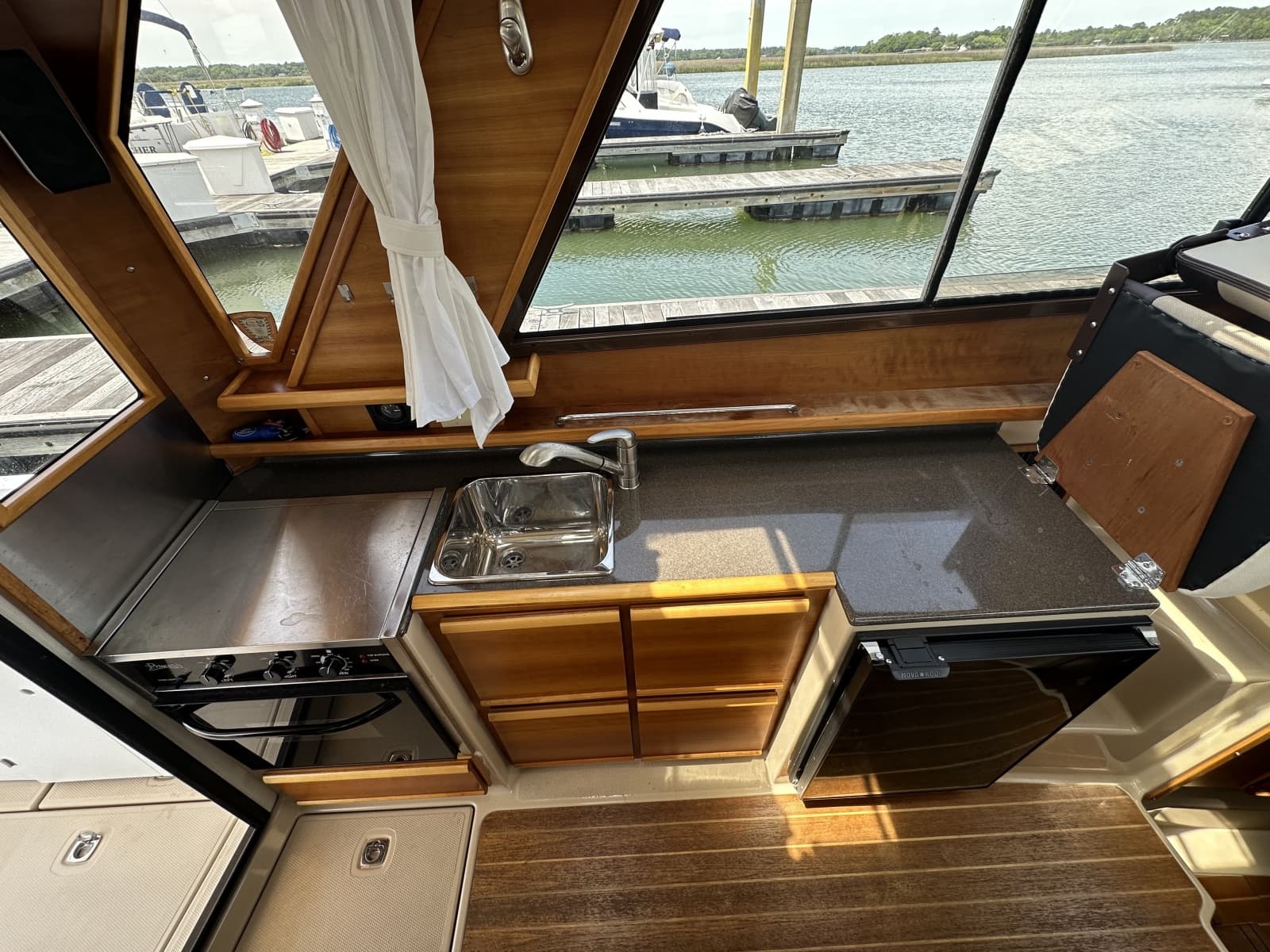 2016 Cutwater C-28 LE - Photo 24