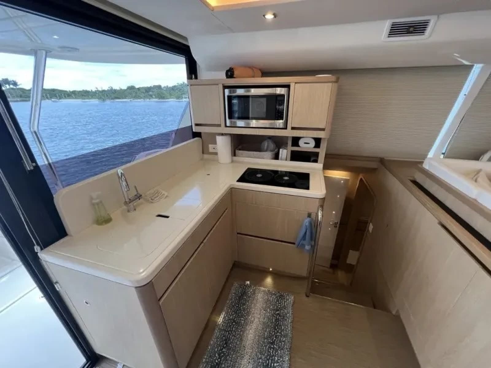 2018 Aquila 44 YACHT - Photo 5