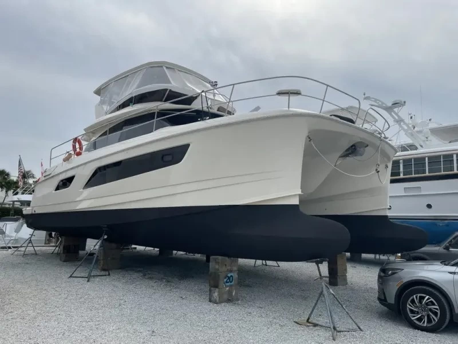 2018 Aquila 44 YACHT - Photo 1