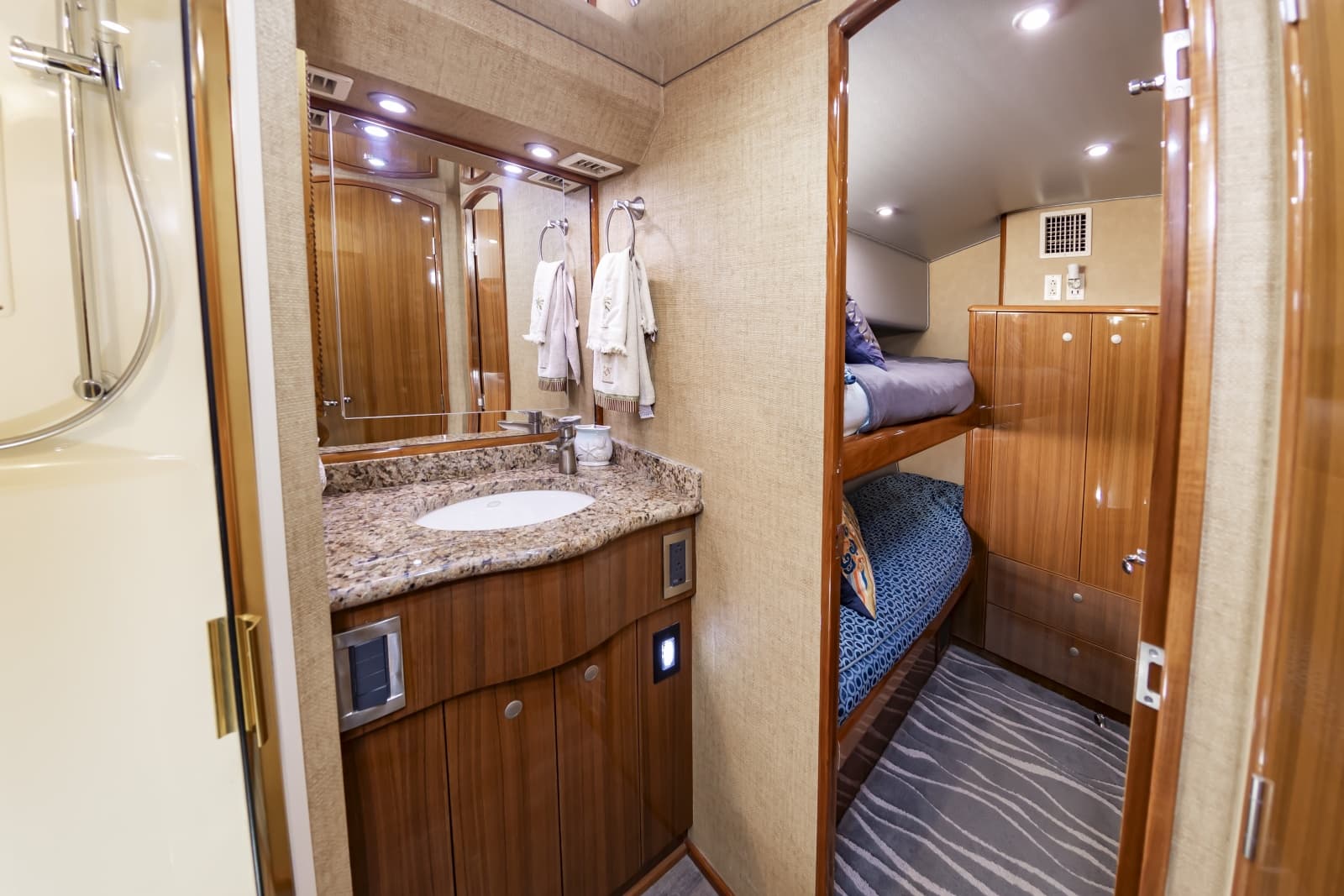 2006 Viking Convertible - Photo 71