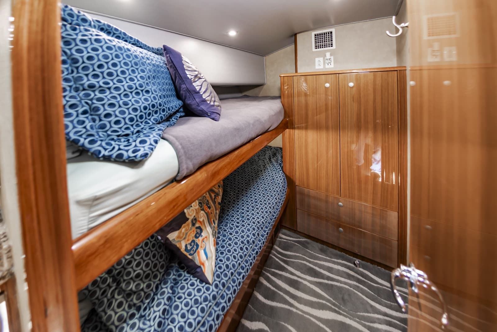 2006 Viking Convertible - Photo 68