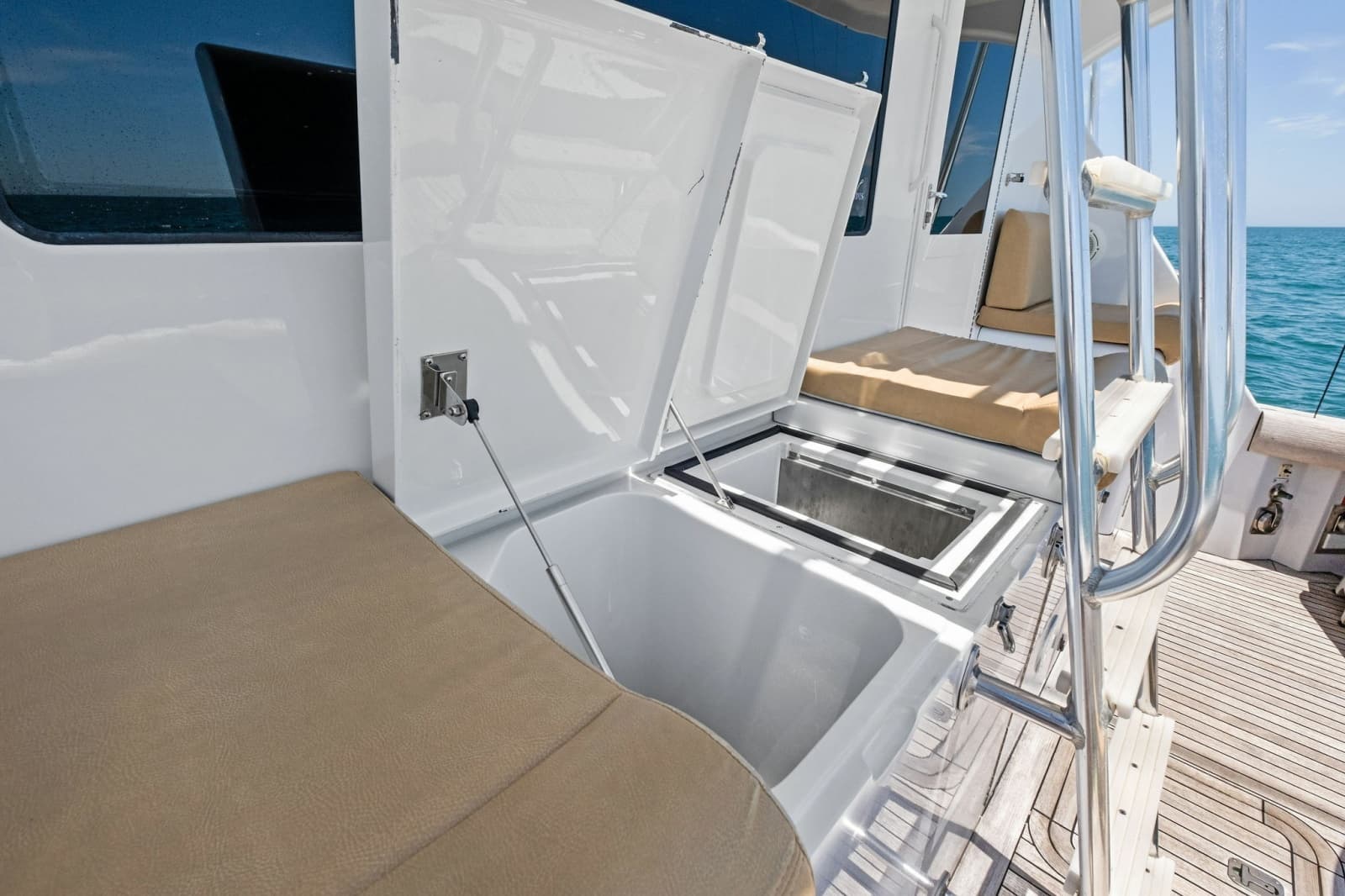 1998 Hatteras Sport Fisherman - Photo 11