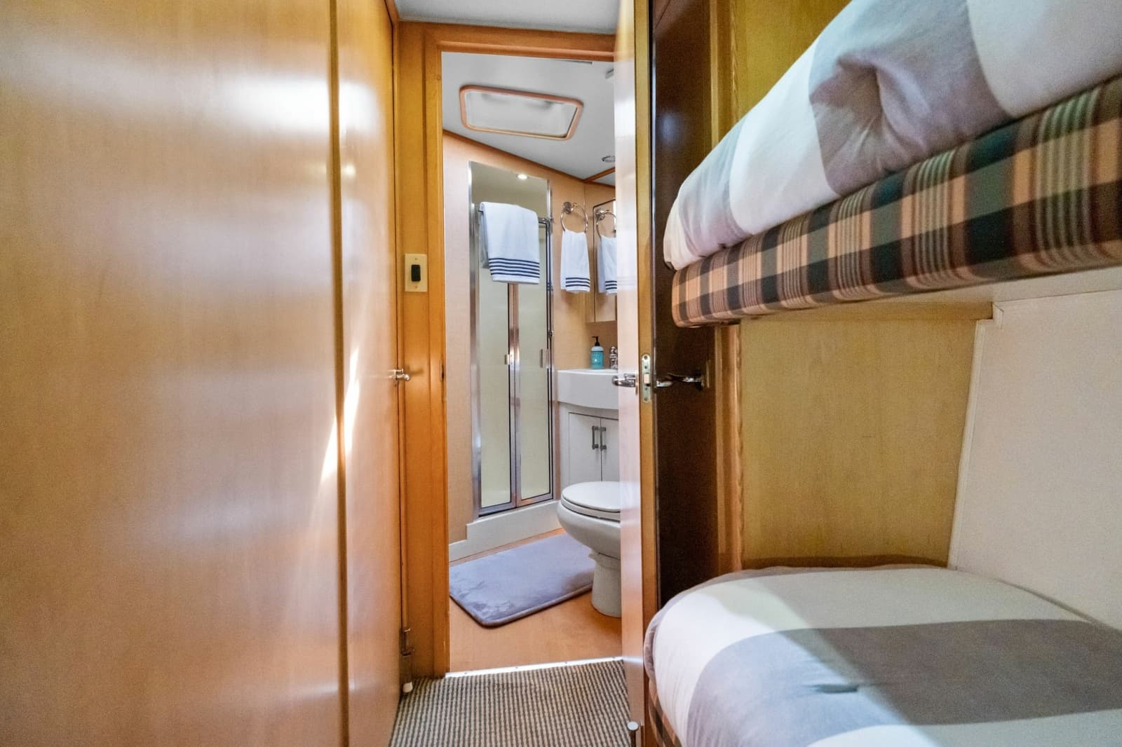1998 Hatteras Sport Fisherman - Photo 37